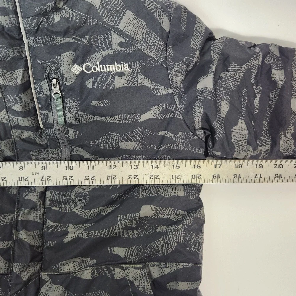 Columbia Kids Puffer Jacket Camo Print‎ Hooded Winter Warmth Outerwear Winter